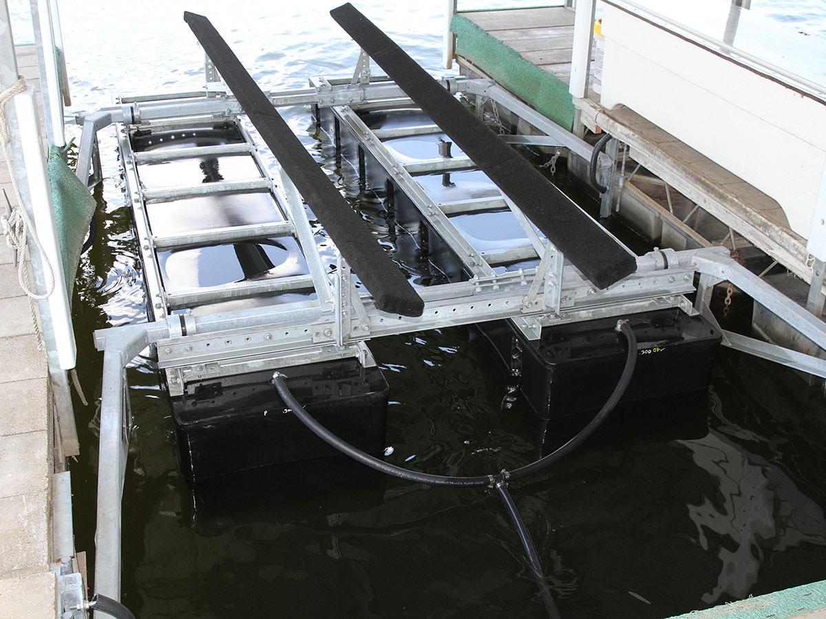 Rotationally-molded 6,000 lb capacity boat lift